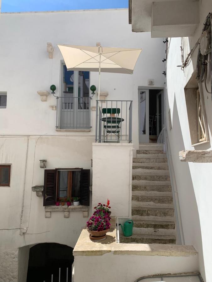 Casetta Del Vicolo Orologio Cisternino Exterior foto